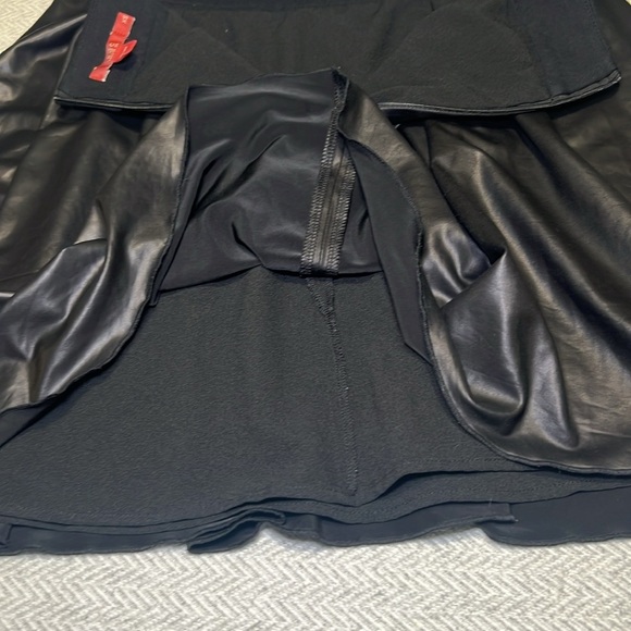 EDC Black MiNI Skirt.  Size XS. - Picture 6 of 9